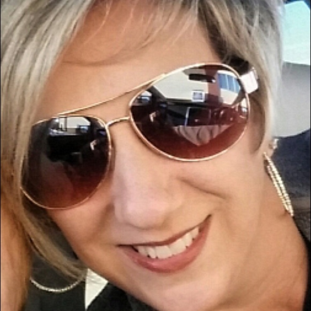 Meet your Posher, Lori